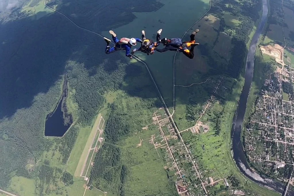 Прыжки с парашютом в Авиа Старица